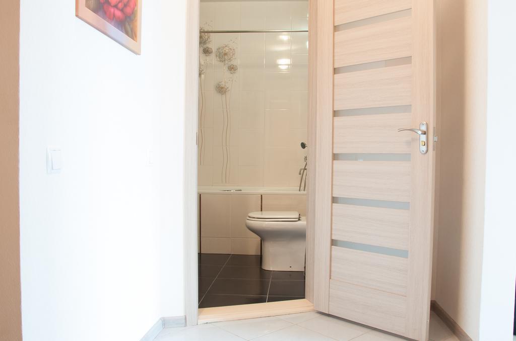 Apartment On Bogatyrskaya 6A Kiew Exterior foto